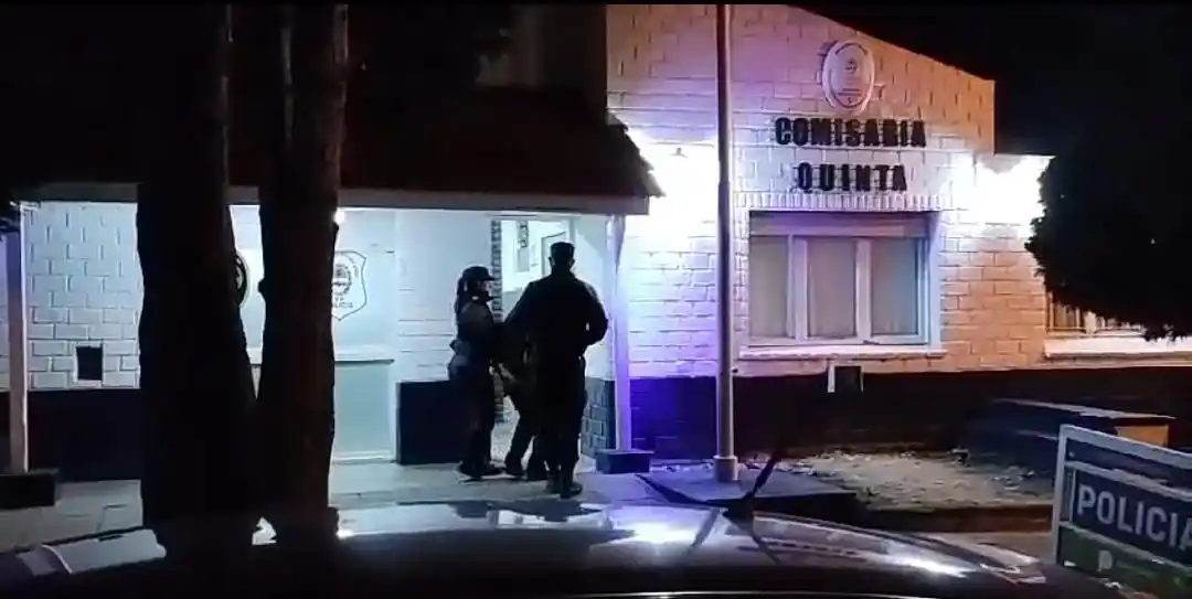 El vehículo fue sustraído en Avenida Mario Bravo al 3200 con elementos varios en su interior.