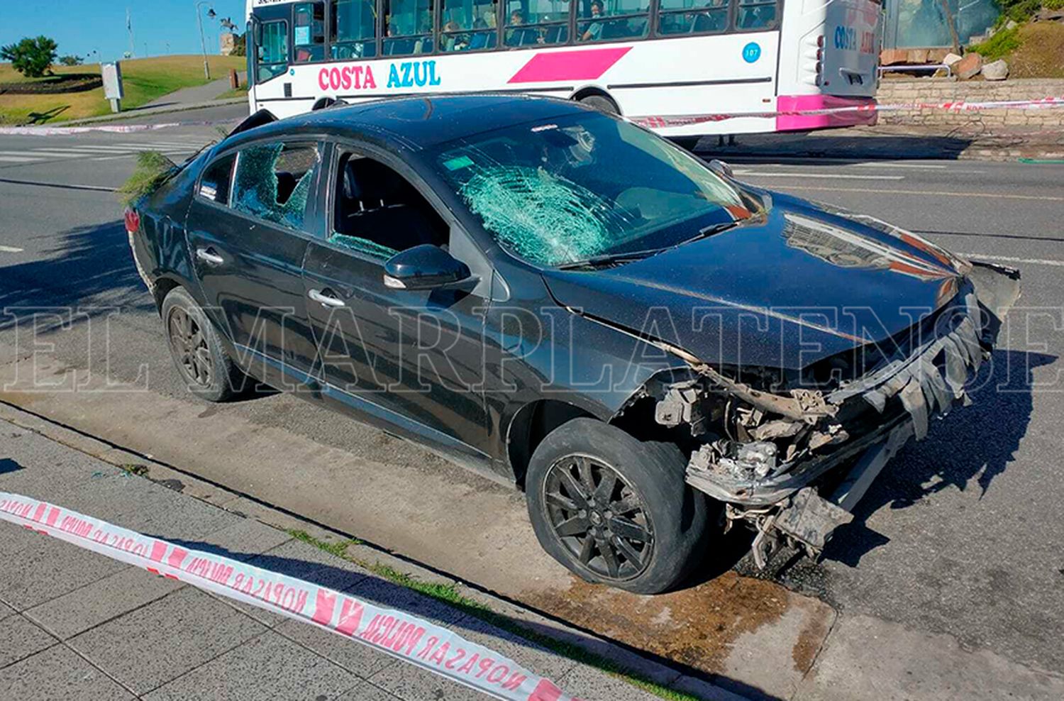 Tiene 17 años el conductor del auto que chocó el paredón de la costa tras atropellar a una joven