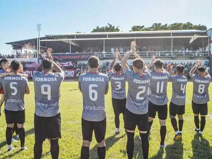 8 de Diciembre perdió en 
Vilelas y se despidió del torneo