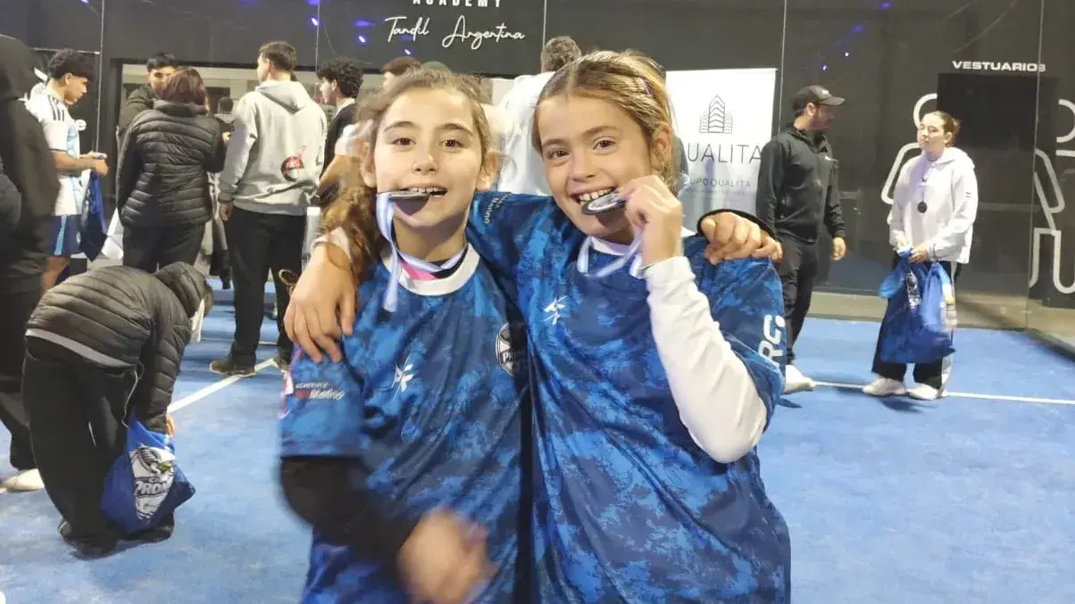 Franchesca Giestra y Josefina Zurubi