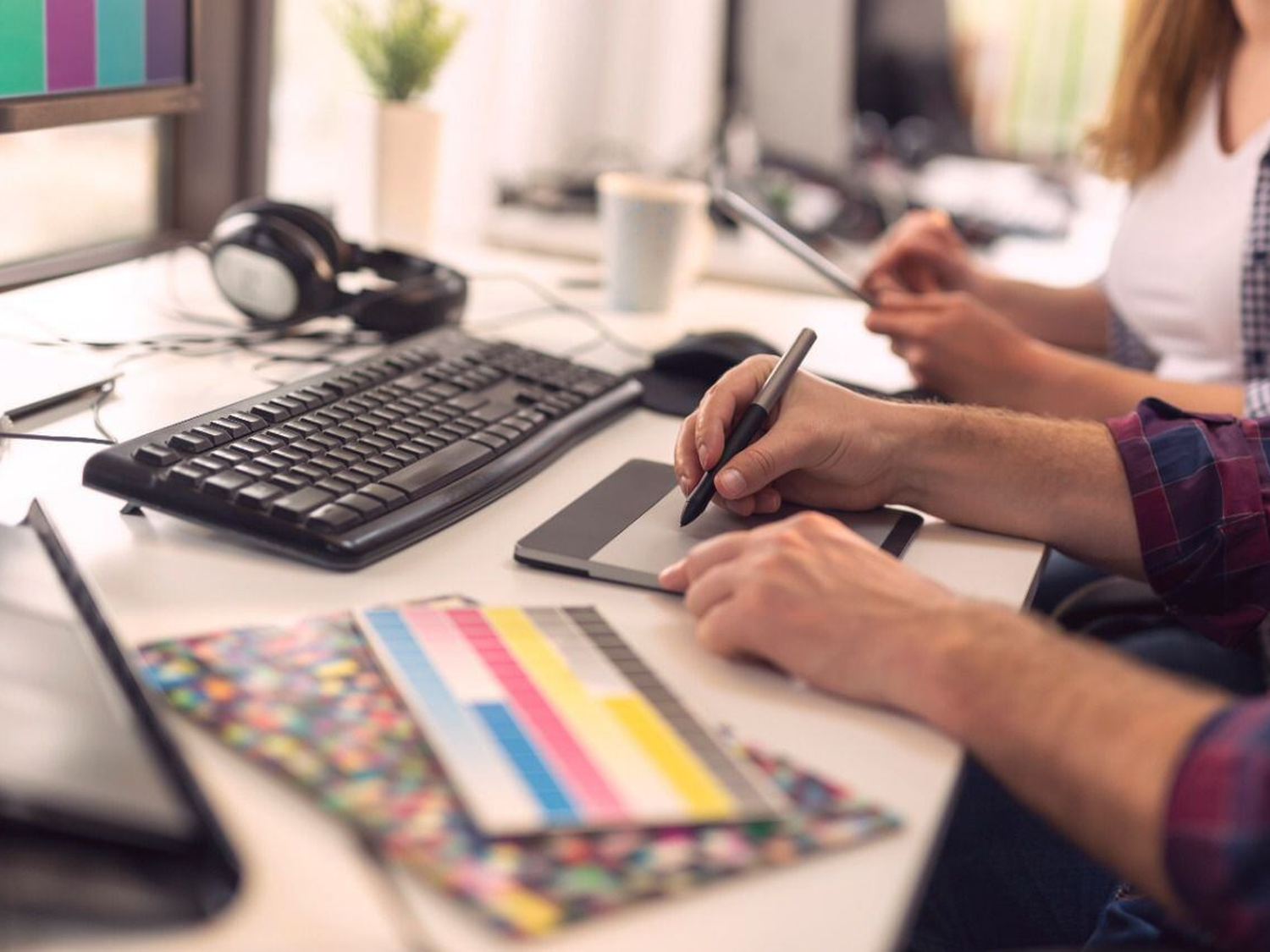 Capacitarán en inteligencia artificial a comunicadores y diseñadores