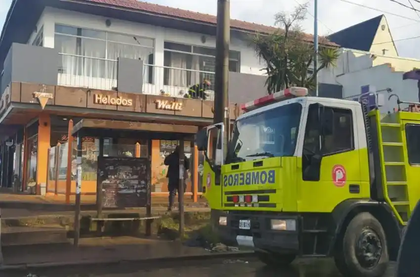 Video: así fue el operativo para sofocar un incendio en barrio Constitución