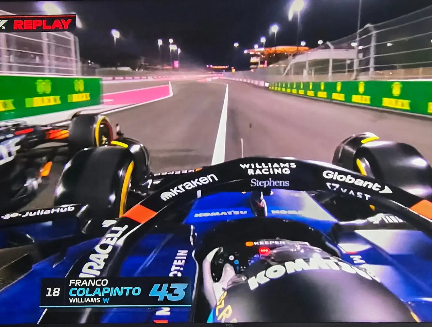 Colapinto terminó 18° en la carrera Sprint del GP de Qatar de la F1: la avivada a 'Checo' Pérez y el sobrepaso a Zhou