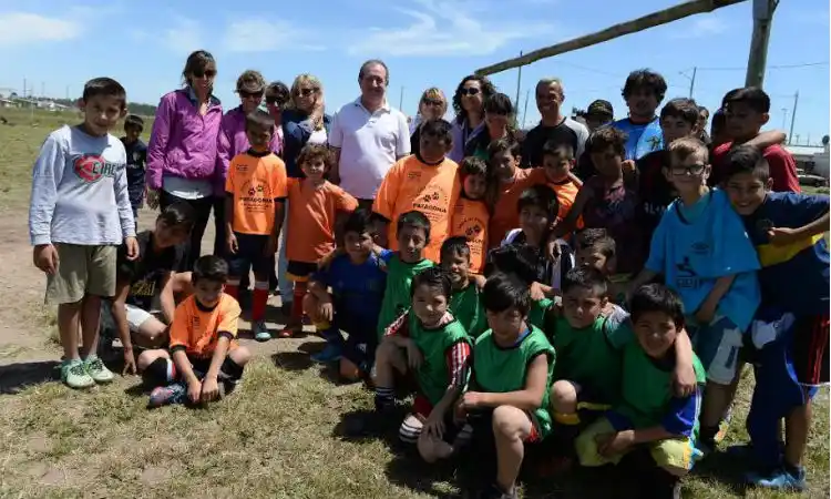 Belisario Roldán y sus chicos, a puro deporte