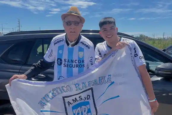 Falleció Ismael, el famoso hincha de “La Crema” de 89 años que emocionó a toda la ciudad y gran parte del país