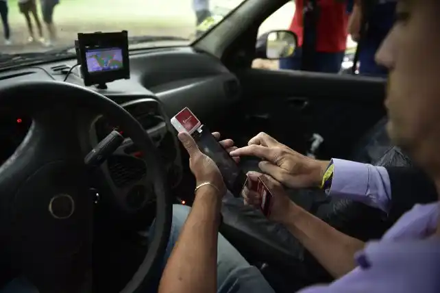 Taxis: En dos meses se podrá pagar con tarjeta de débito