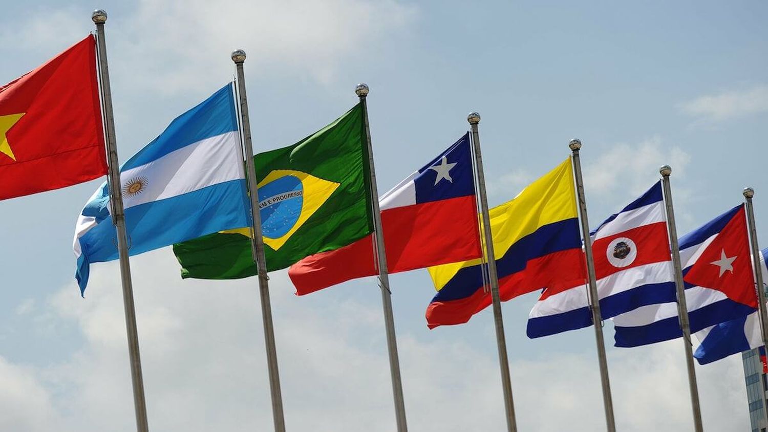 INCERTIDUMBRE en América Latina ante un 2023 lleno de desafíos económicos y políticos