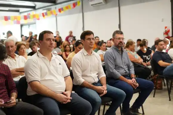 Viotti encabezó el acto de lanzamiento de los talleres Barriales