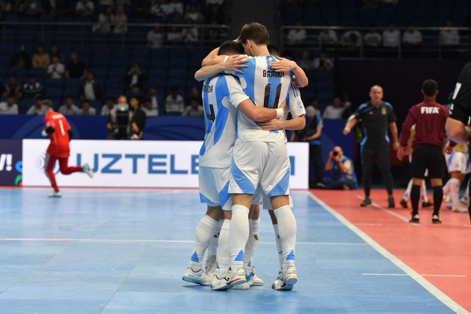 Argentina no dejó dudas en el estadio Humo Arena de Taskent