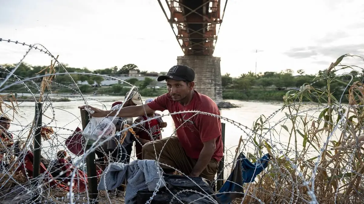 «DESECHOS» de los migrantes convertidos en forma de vida en la frontera entre México y EE.UU.