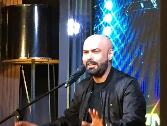 Omar Enrique habla de sus proyectos y arremete contra Nacho