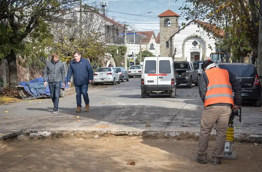 La Municipalidad comienza a realizar obras viales en el barrio Primera Junta