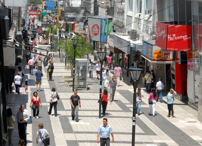 Los comercios de Paraná cumplen con los aislamientos preventivos