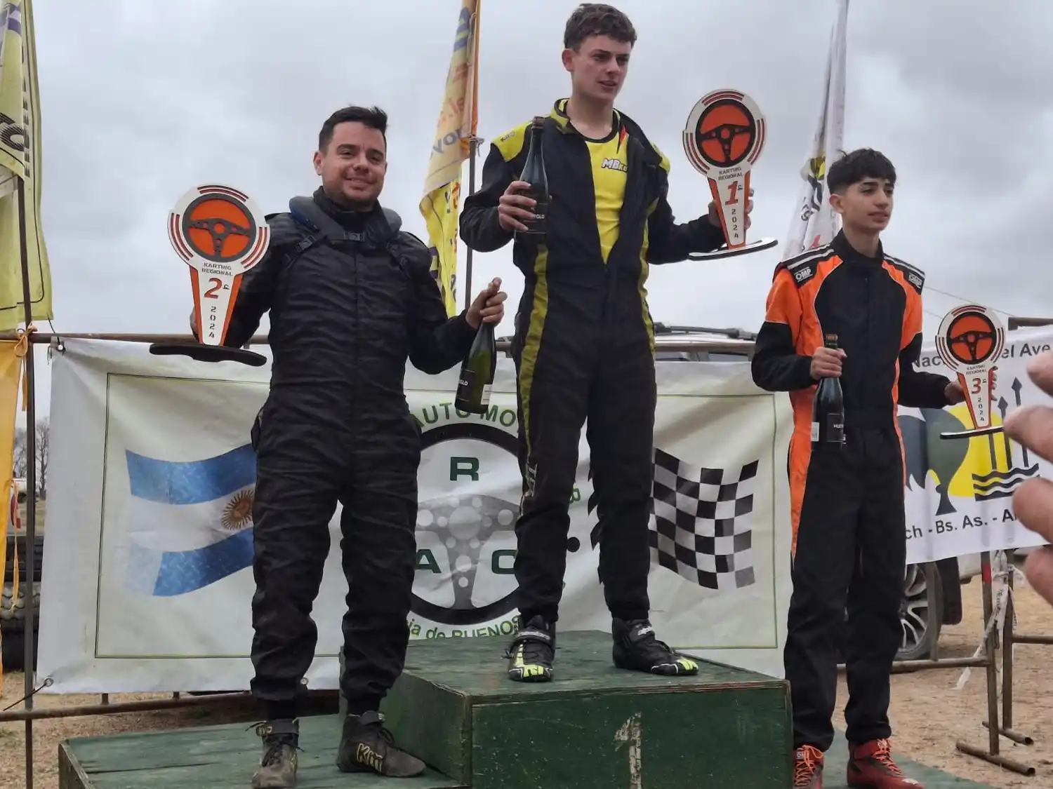 Juan Martín Hernández, en la cima del podio del Campeonato Regional de Karting