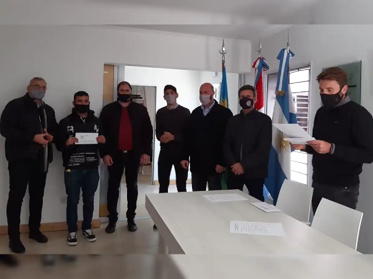 Ramona: entregaron créditos a emprendedores  afectados por la pandemia 