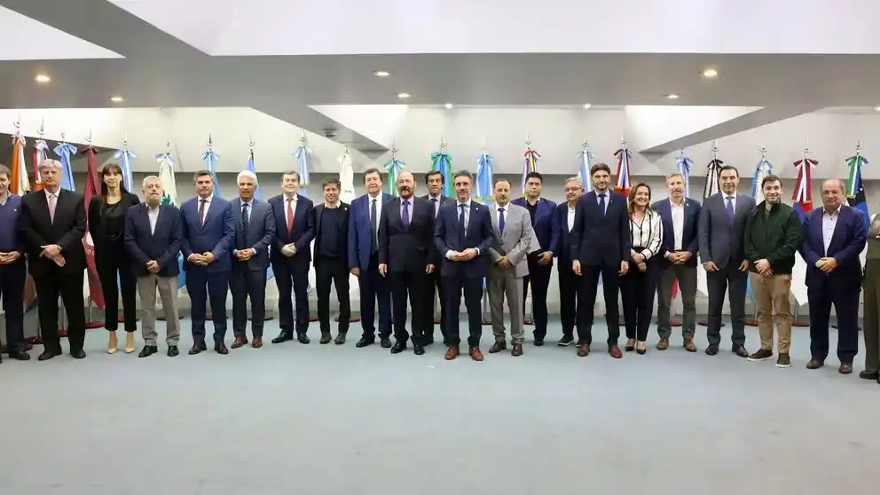 Gobernadores reunidos en la Asamblea del Consejo Federal de lnversiones.