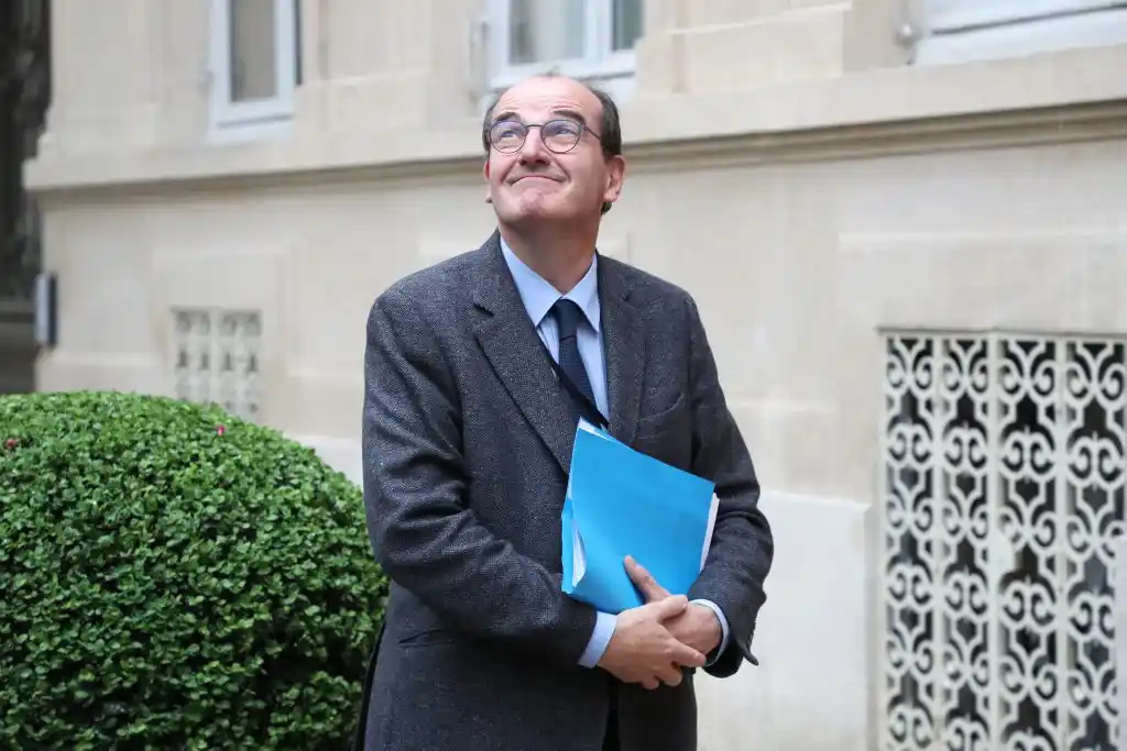 Un político conservador y tecnócrata es el nuevo primer ministro en Francia
