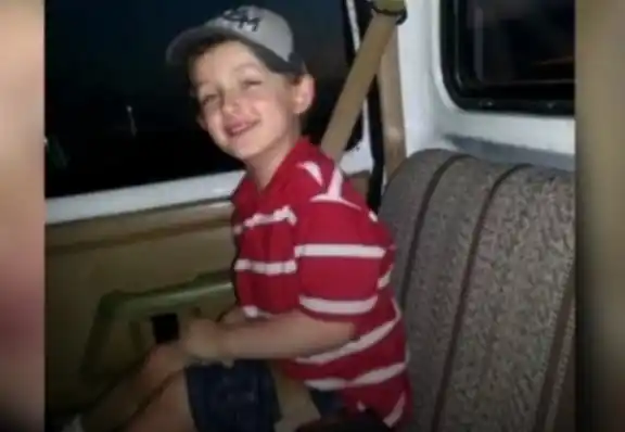 Horror por el video en que la policía le dispara a un niño con autismo