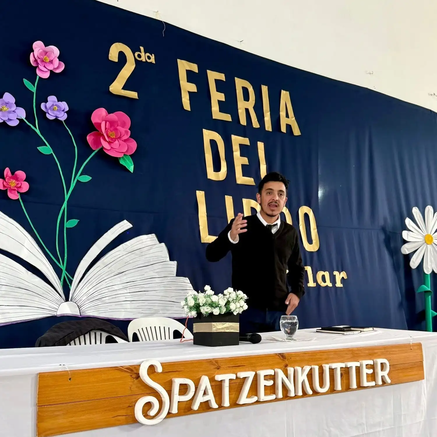 La 2ª Feria del Libro en Spatzenkutter reunió literatura, arte y participación comunitaria