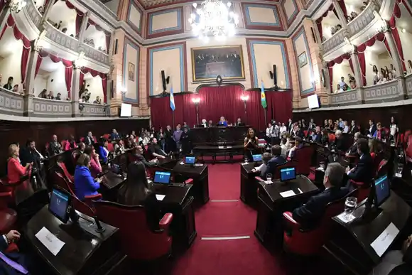 Senadores libertarios piden informes sobre un área clave de la Policía bonaerense en medio de la ola de inseguridad