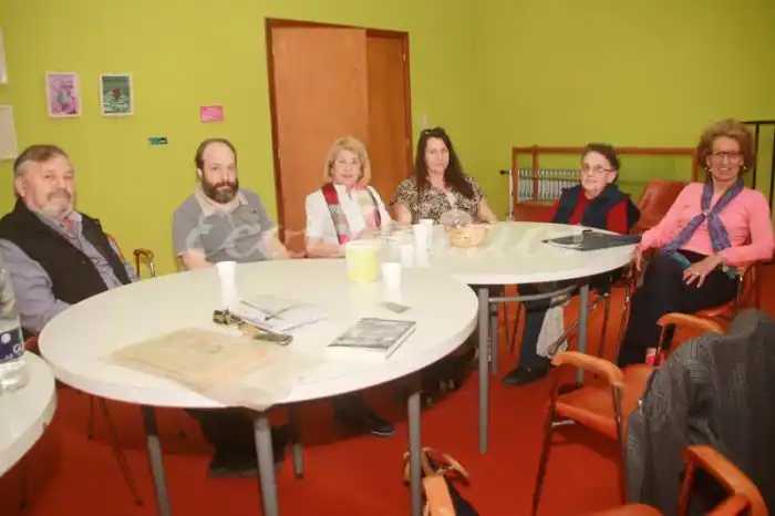 Reunión de lectores en el Centro Cultural Necochea