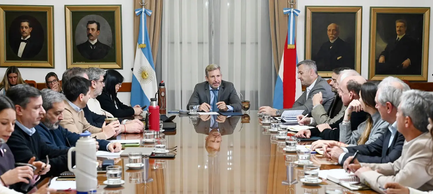 Frigerio encabezó una nueva reunión de gabinete con eje en obras viales y gestión