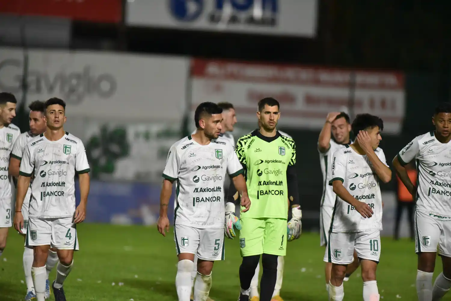 Sportivo no levanta cabeza