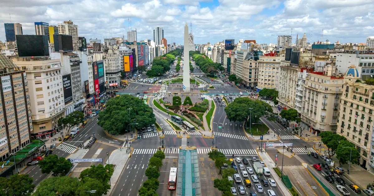 El Fondo Monetario Internacional proyecta un crecimiento económico del 2,1% para la Argentina en 2026