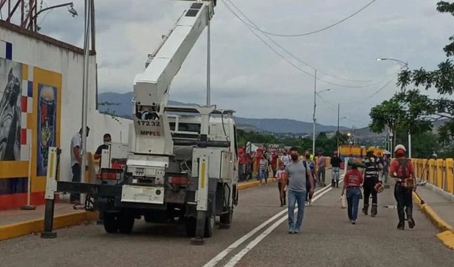 Todo listo para remover contenedores en puente internacional Simón Bolívar en el Táchira
