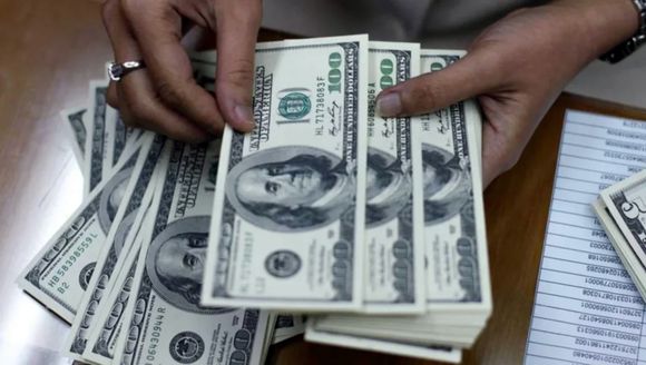 Caputo: "El dólar no se va disparar de ninguna manera"