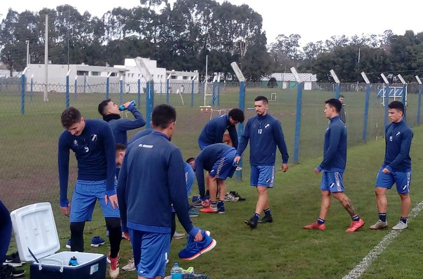 Alvarado sumó a un arquero y a un delantero