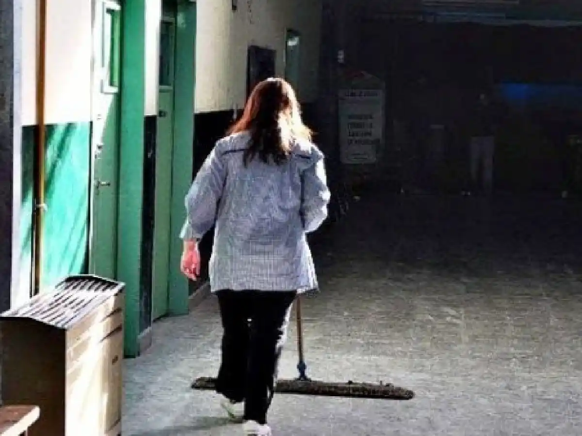 Las 45 auxiliares escolares seguirán trabajando y serán efectivizadas