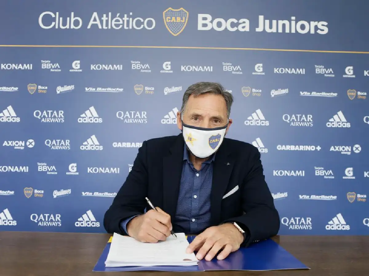 Russo renovó su contrato con Boca