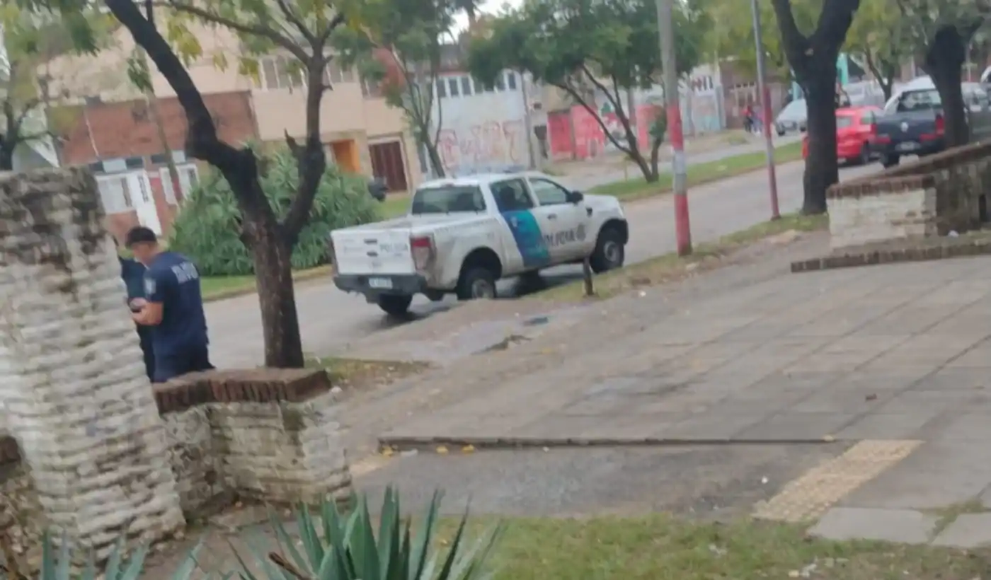 Amenazas en escuelas bonaerenses: identificaron alumnos en La Plata y Ensenada y ahora se define qué pasará con ellos