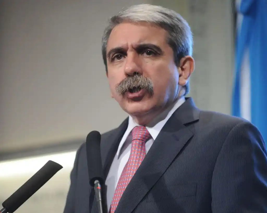 Para Aníbal, es "estúpido" decir que Cristina no deja debatir a Scioli