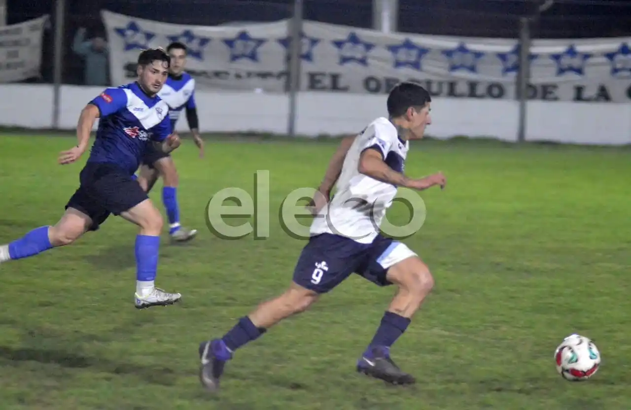 Braian Pérez, al ataque. El juarense fue autor de uno de los goles de Gimnasia.