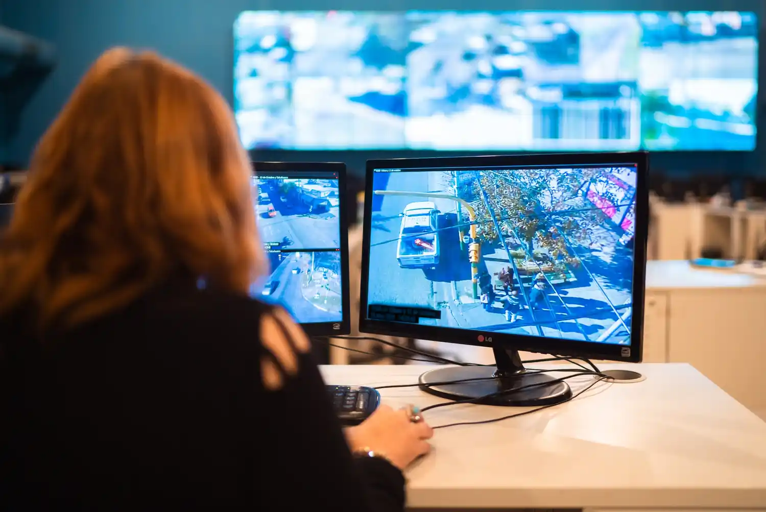 En el COM hay seis sistemas de alerta y botones de pánico intervinculados.