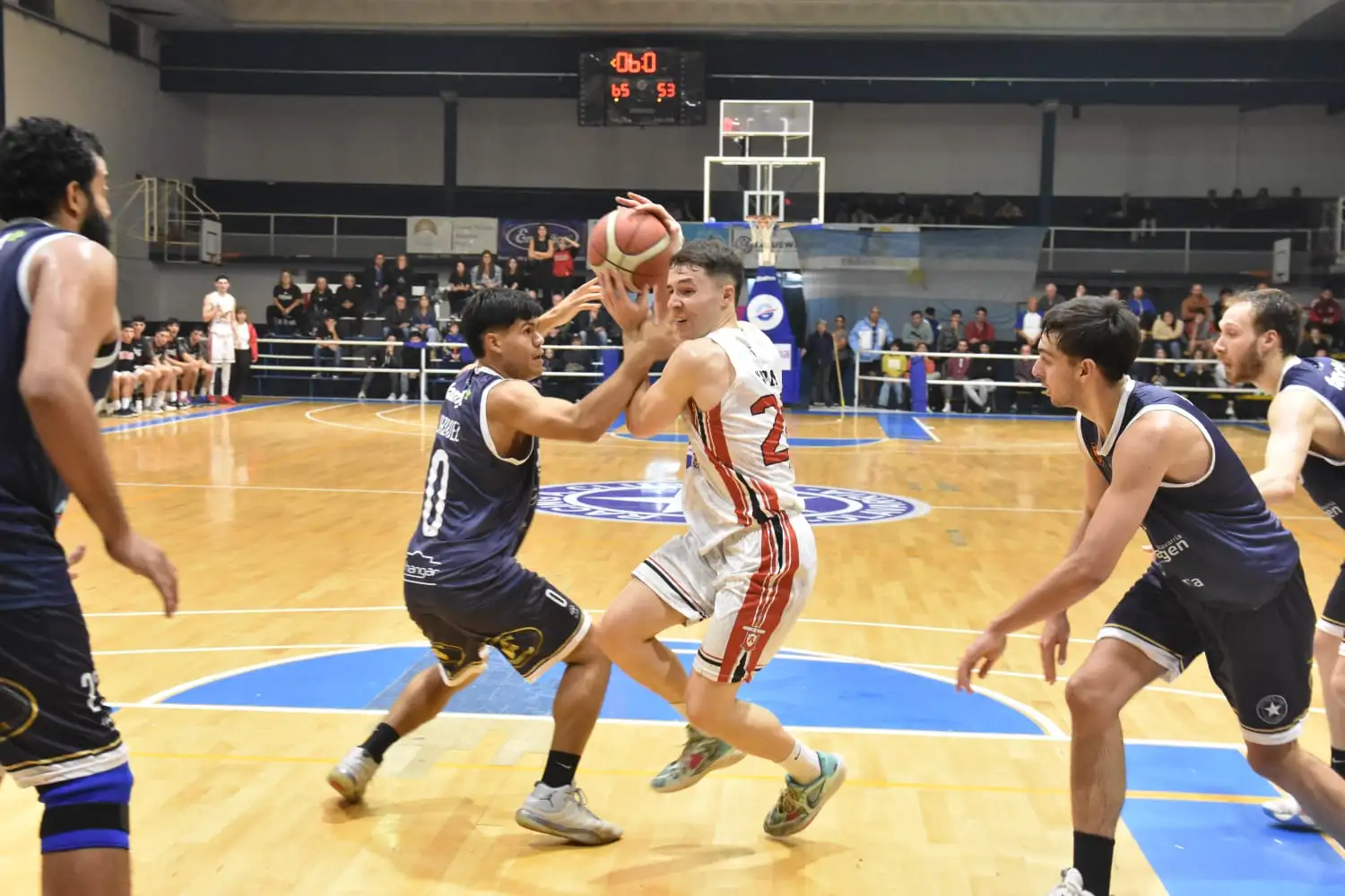 Yarza fue el goleador del juego en Olavarría. (Foto de Andrés Arouxet).