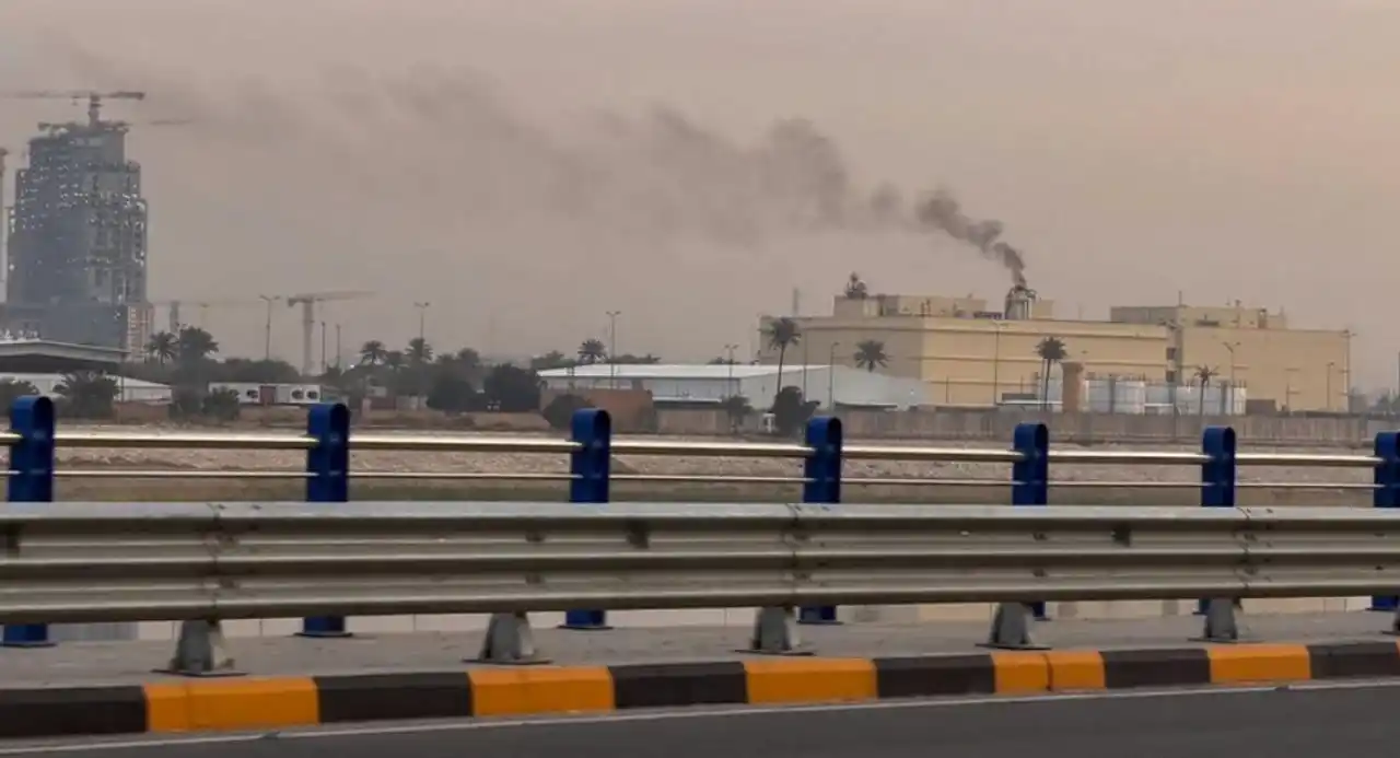Fuentes gubernamentales ofrecieron versiones divergentes sobre el origen del ataque.