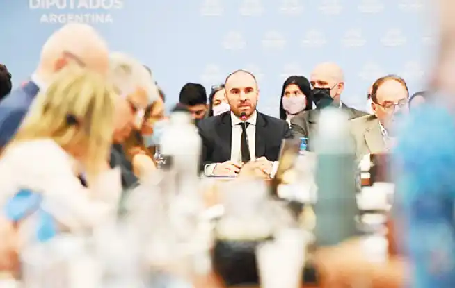 Mañana comenzará el debate en el Senado con la presencia de Martín Guzmán