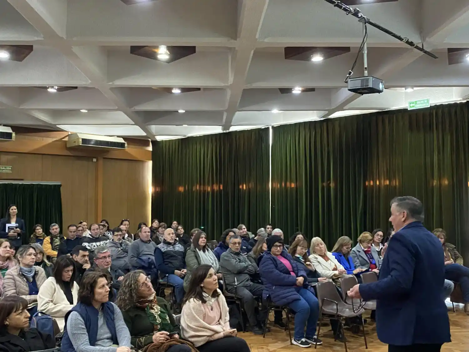 Brindaron una capacitación sobre eficiencia energética para las escuelas de la ciudad