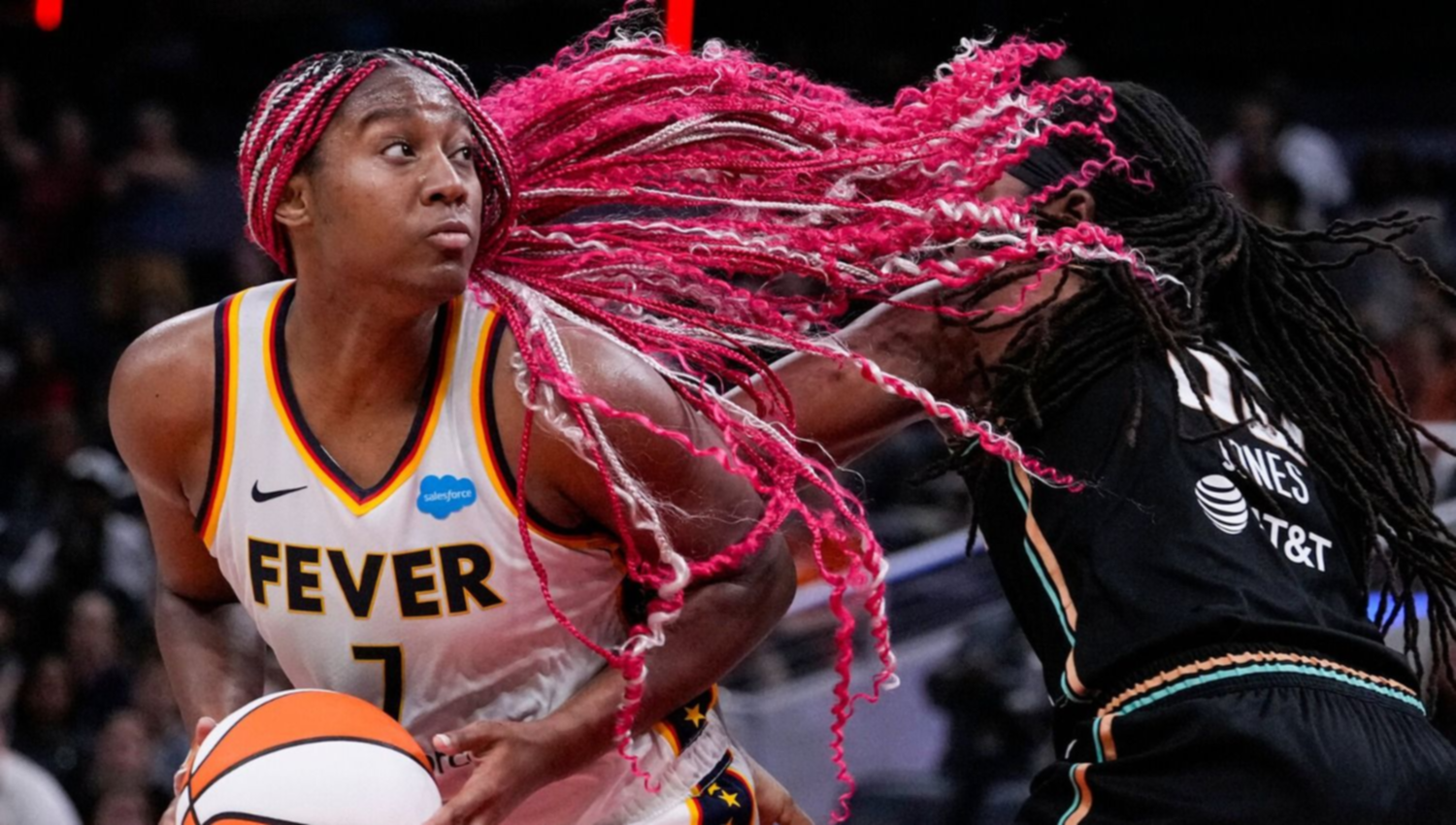 Indiana Fever: Aliyah Boston recibió un honor especial en el partido de los Colts