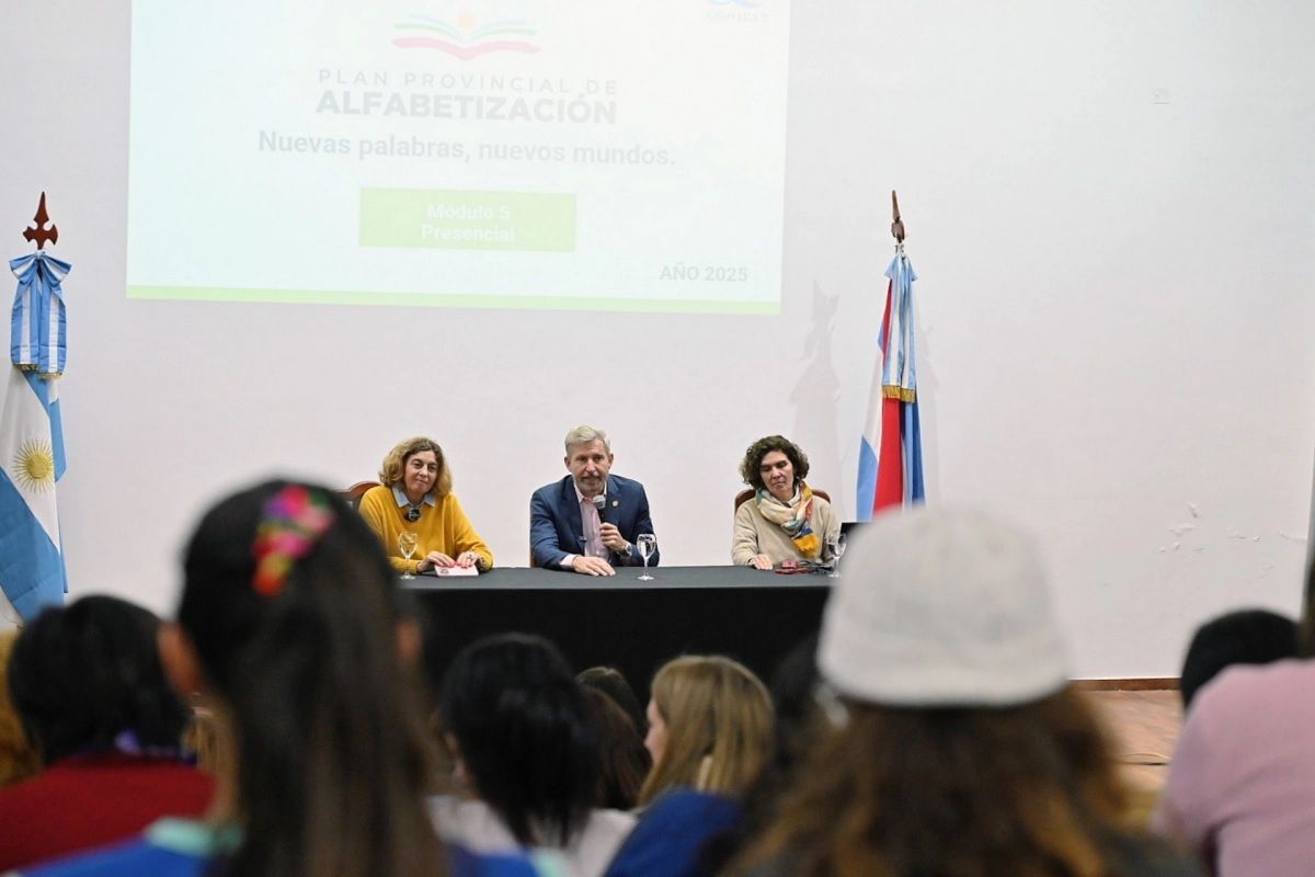 Docentes entrerrianos abuchearon a Frigerio tras polémicas declaraciones