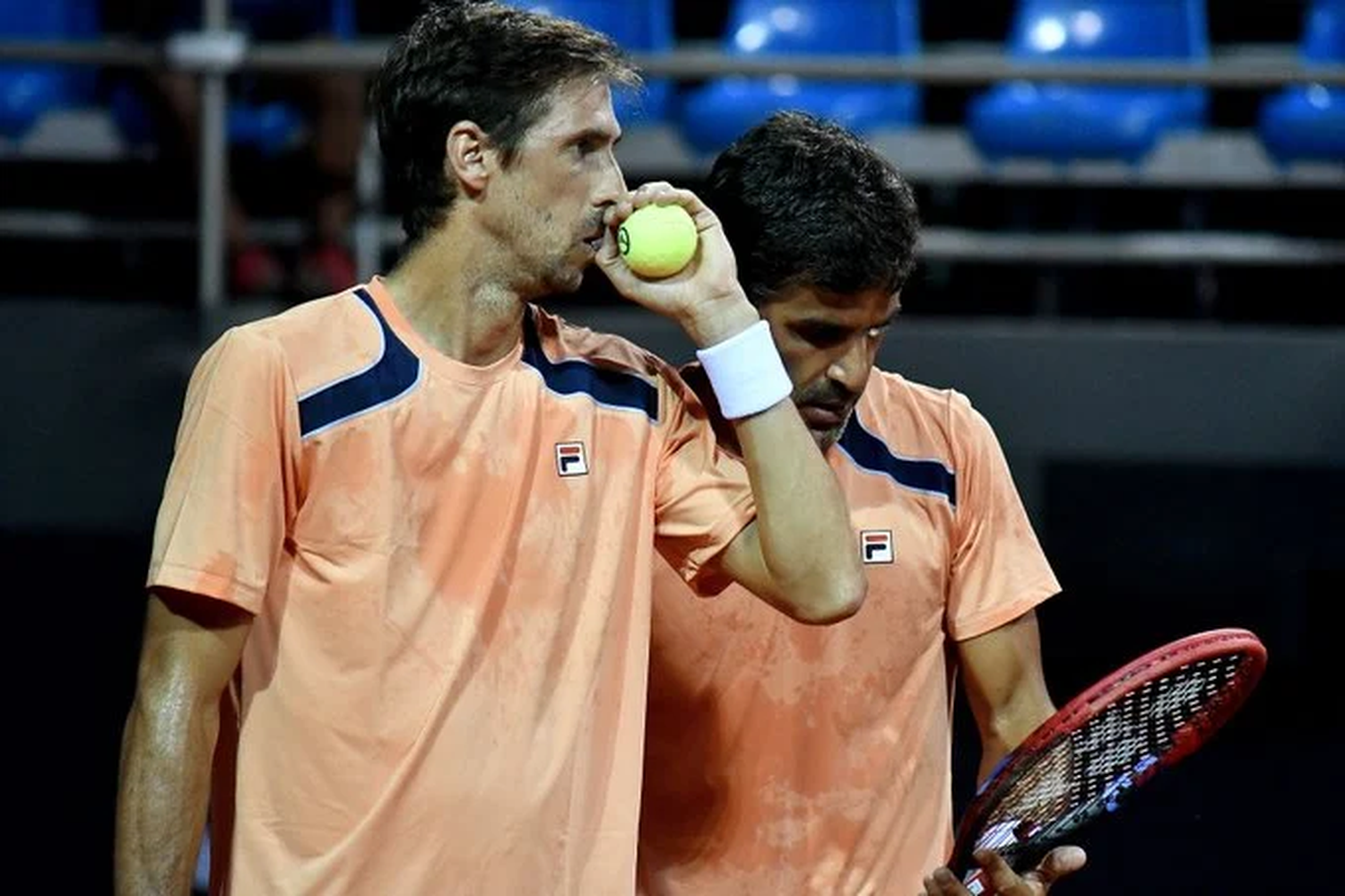 González y Molteni debutaron con un triunfo contundente