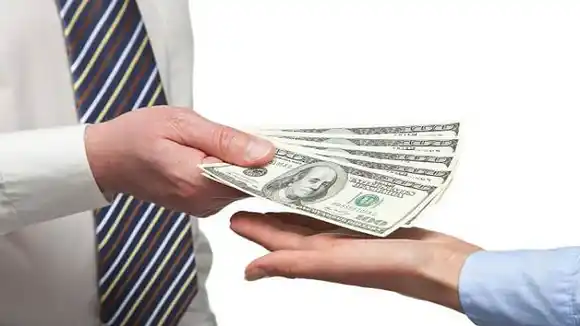 NI EN DÓLARES ALCANZA para vivir: 55% de trabajadores gana un promedio de $89 al mes