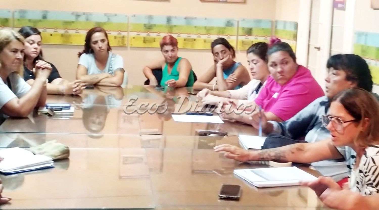 Preocupación. La mesa social debate sobre la situación alimentaria.