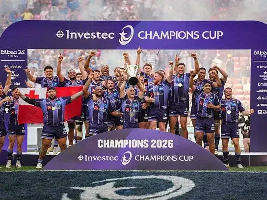 El festejo del plantel de Bordeaux en Bilbao.