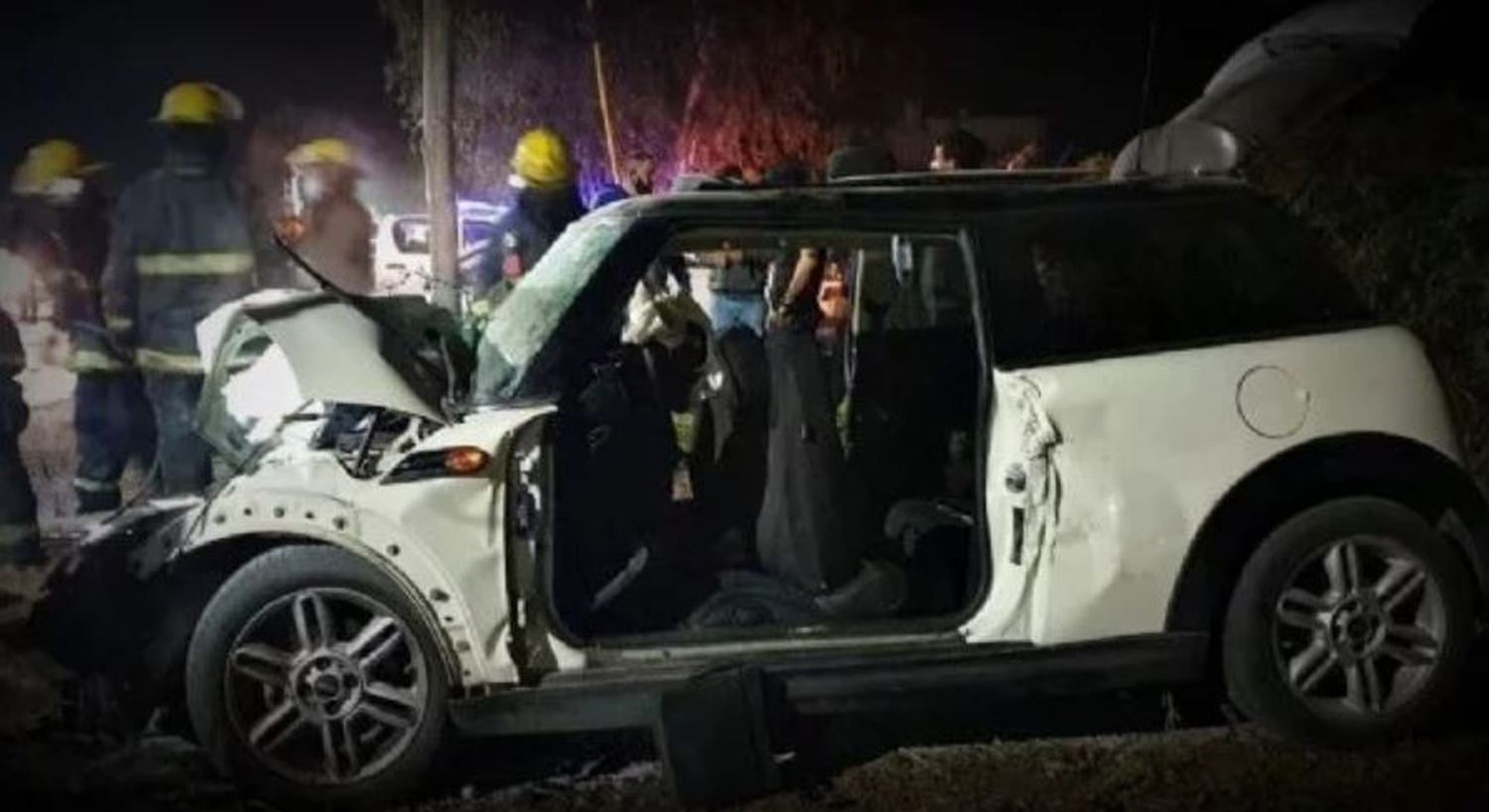 ¿Cuál es el estado del chico que perdió un brazo en el violento choque del Mini Cooper?