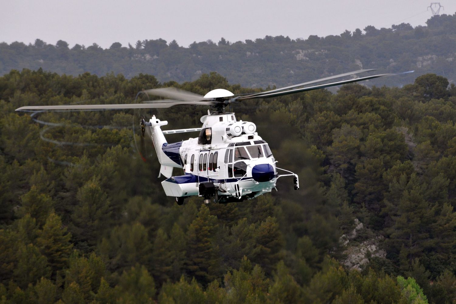 Airbus Helicopters: Un H225 Super Puma y cuatro H135 (más) para La Policía Nacional de Japón