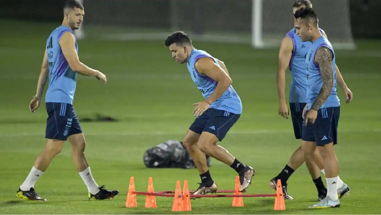 Tranquilidad en la Selección: Acuña y Papu Gómez respondieron a las exigencias físicas